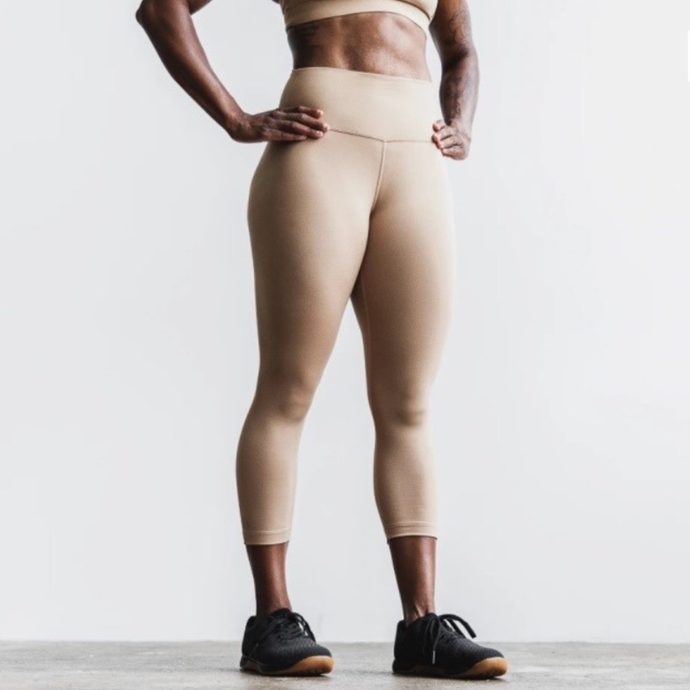 NWT NOBULL High-Rise Plush Heather Crop Tight - Medium - Sand (Beige/Tan)